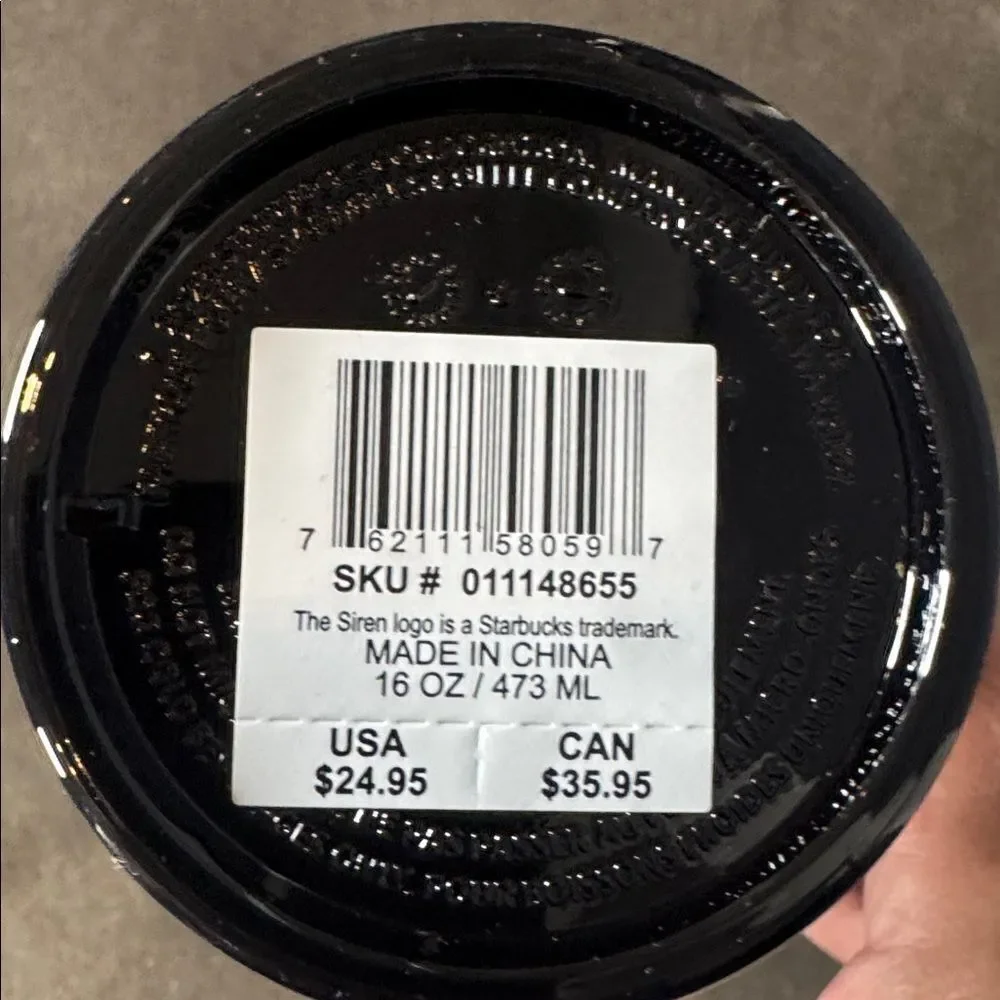 Starbucks 2024 Metallic Black Ribbed Textured Pleated Tumbler 16 oz Grande NEW